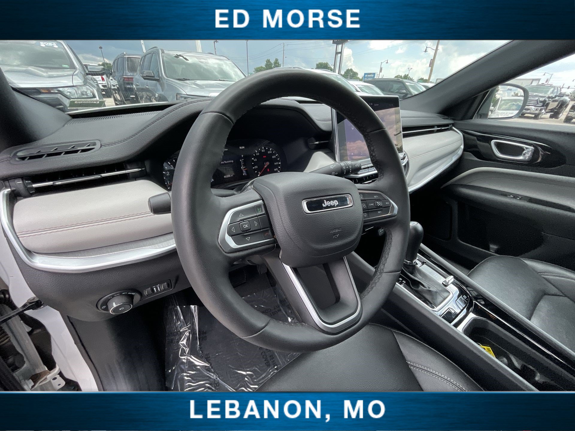 Used 2025 Jeep Compass Limited AWD/4WD image 10