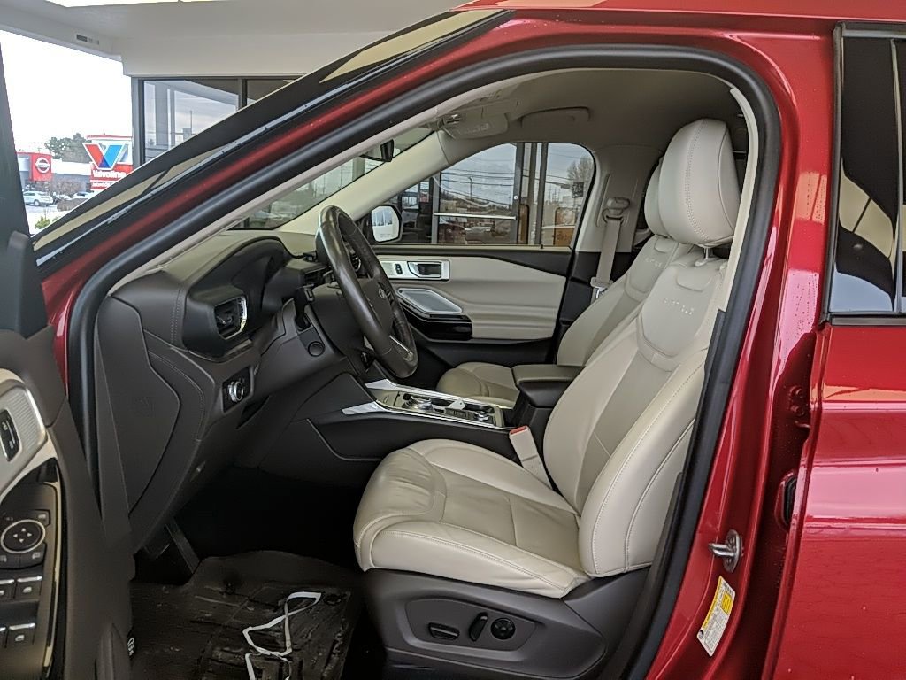 Certified 2022 Ford Explorer Platinum w/ Equipment Group 601A image 10