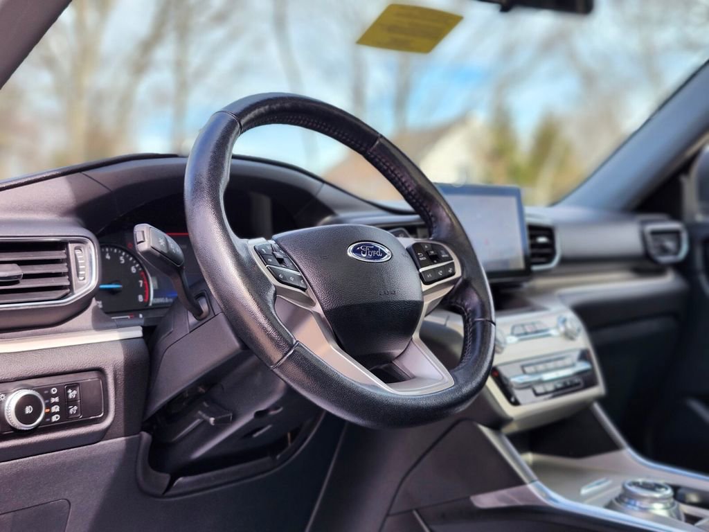 Certified 2022 Ford Explorer XLT w/ Equipment Group 202A image 21