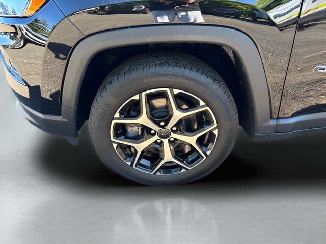 Used 2025 Jeep Compass Limited AWD/4WD image 21
