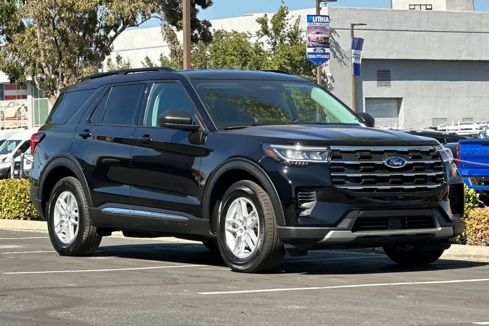 Certified 2025 Ford Explorer Active AWD/4WD image 10