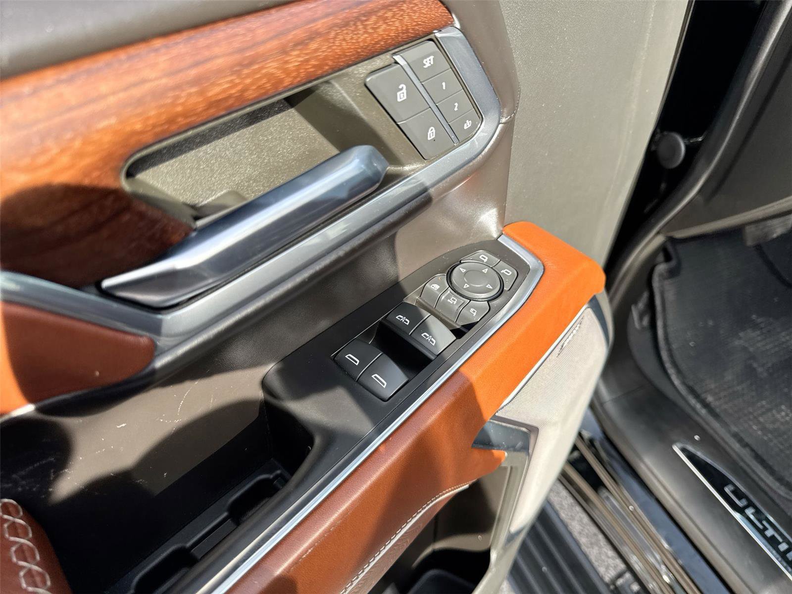 Used 2024 GMC Sierra 2500 Denali Ultimate image 15