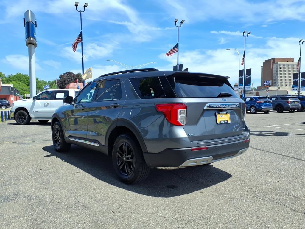 Certified 2024 Ford Explorer XLT w/ Equipment Group 202A AWD/4WD image 9