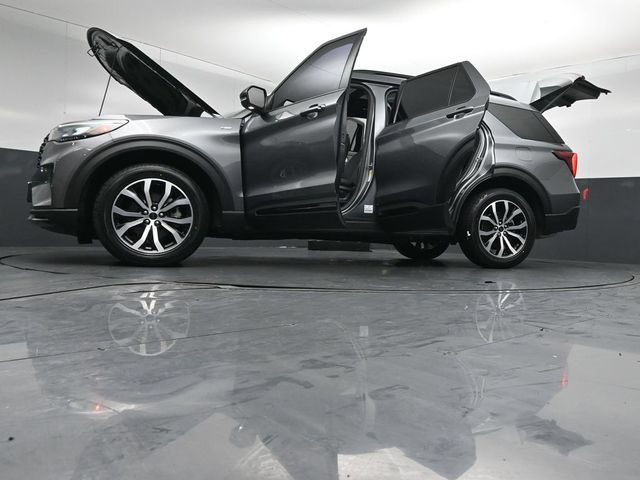 Certified 2025 Ford Explorer ST-Line AWD/4WD image 54