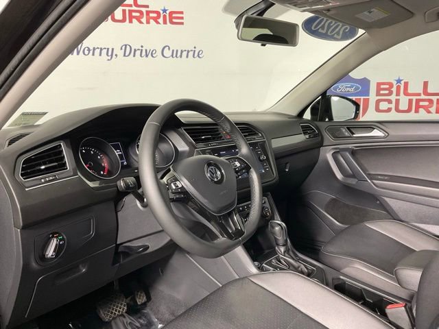Used 2020 Volkswagen Tiguan SE w/ Panoramic Sunroof Package image 13