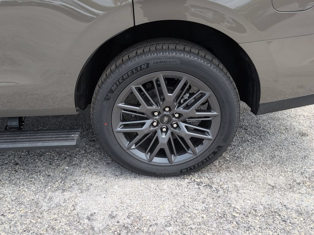Certified 2027 Ford Expedition Platinum w/ Stealth Appearance Package AWD/4WD image 14