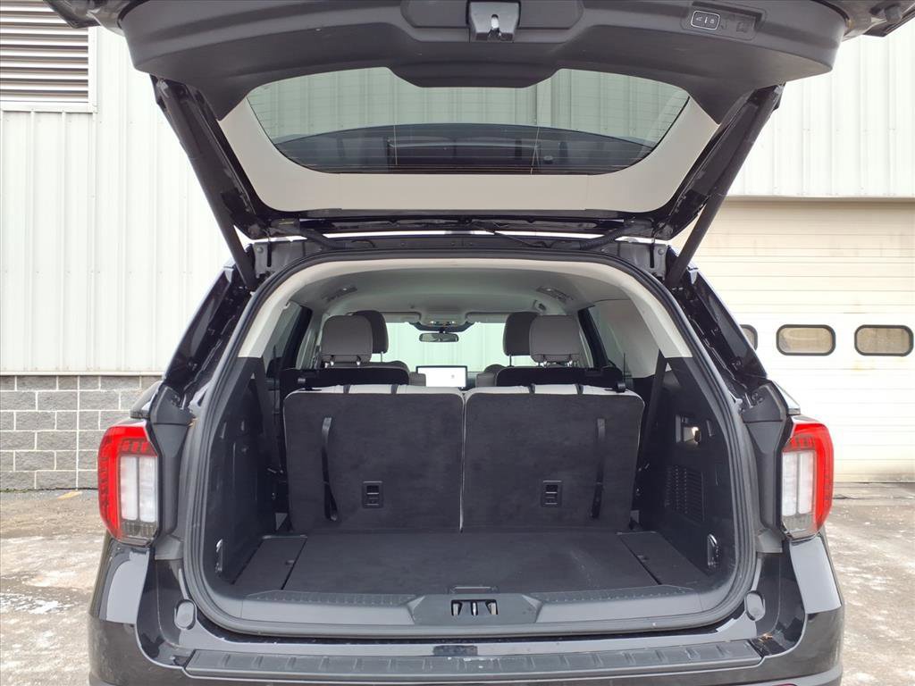 Certified 2025 Ford Explorer Active w/ Active Comfort Package image 12