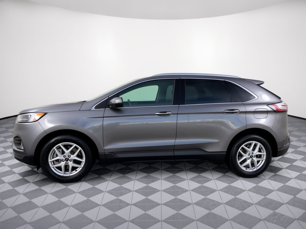 Certified 2024 Ford Edge SEL w/ Convenience Package AWD/4WD image 2