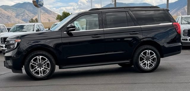 Certified 2025 Ford Expedition Active AWD/4WD image 2