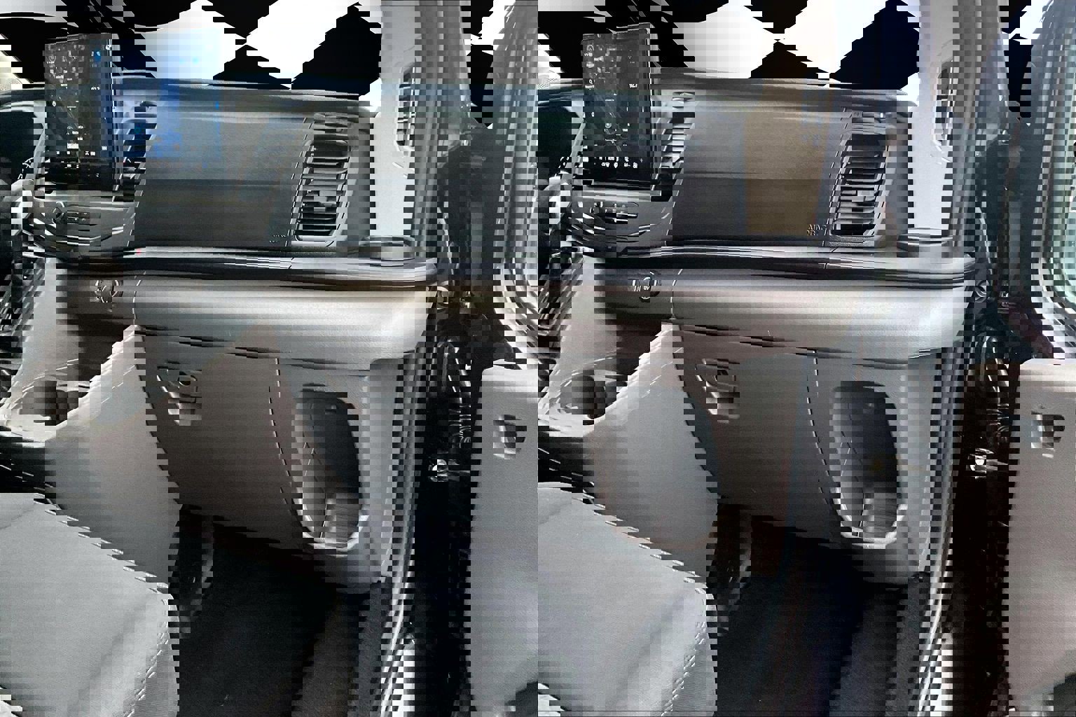 Certified 2022 Ford Transit 350 XLT image 16