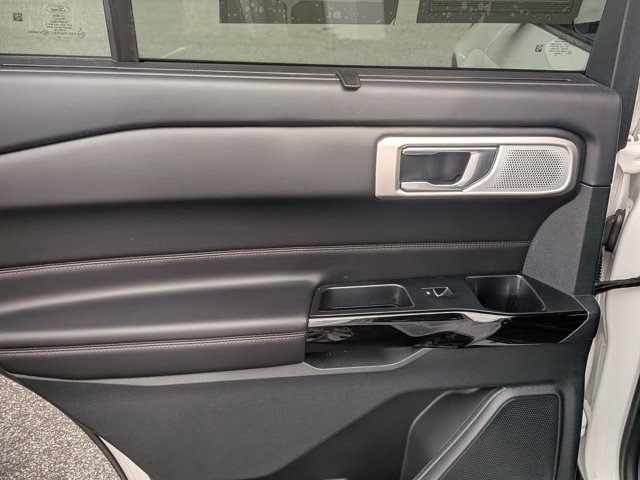 Certified 2024 Ford Explorer Platinum w/ Technology Package image 28