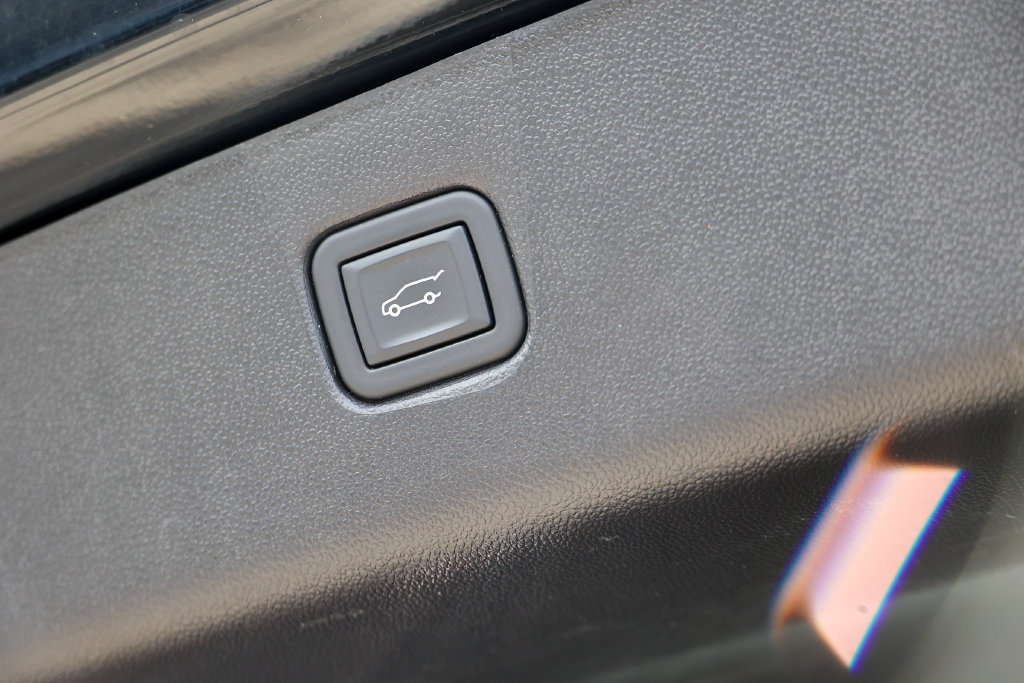 Used 2024 Chevrolet Blazer LT w/ Convenience Package FWD image 34