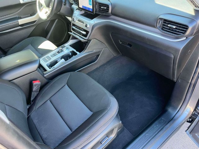Certified 2023 Ford Explorer XLT RWD image 25