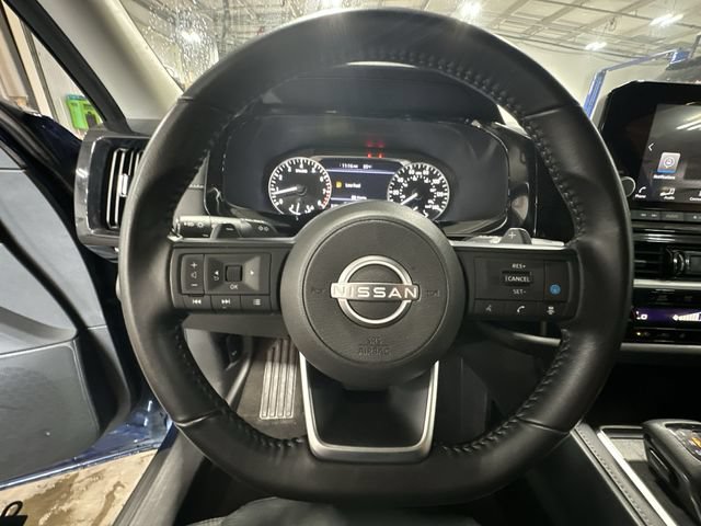Used 2025 Nissan Pathfinder SV FWD image 15