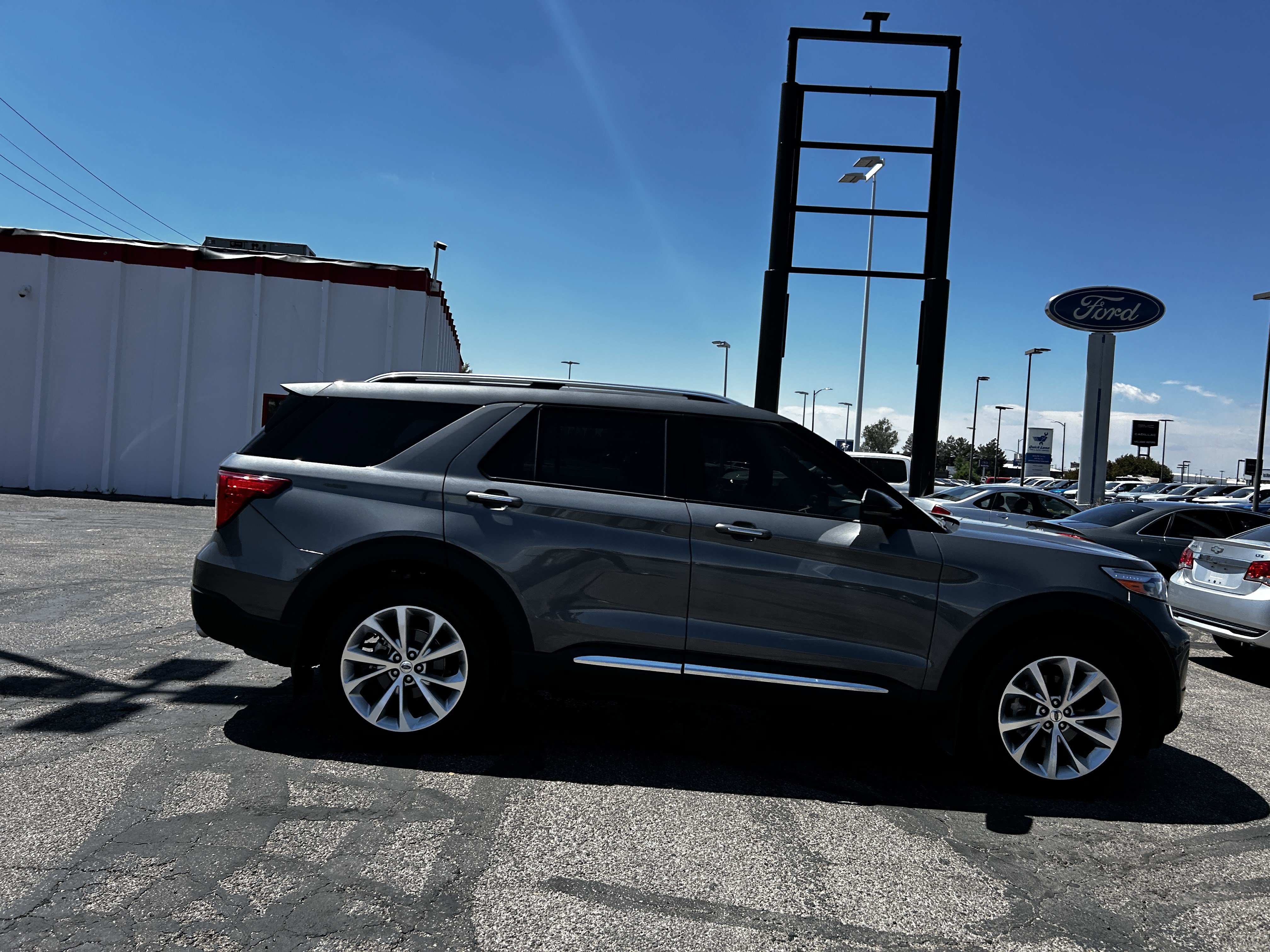 Certified 2023 Ford Explorer Platinum w/ Premium Technology Package AWD/4WD image 7