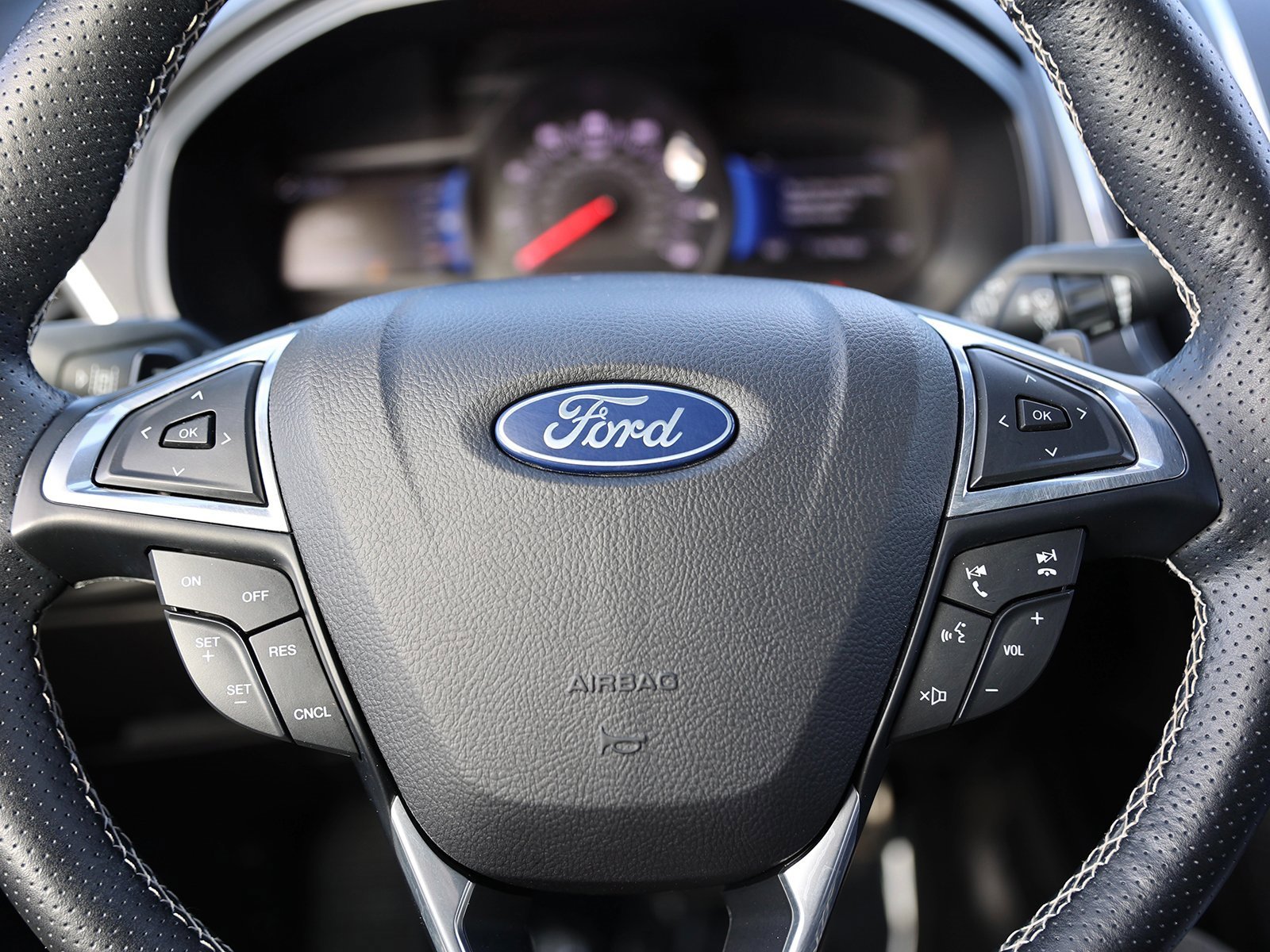 Certified 2022 Ford Edge ST image 36