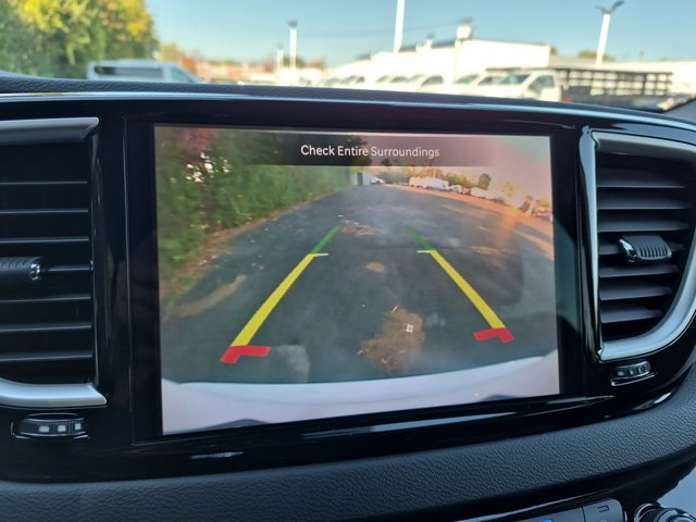 Used 2023 Chrysler Pacifica Touring-L FWD image 19