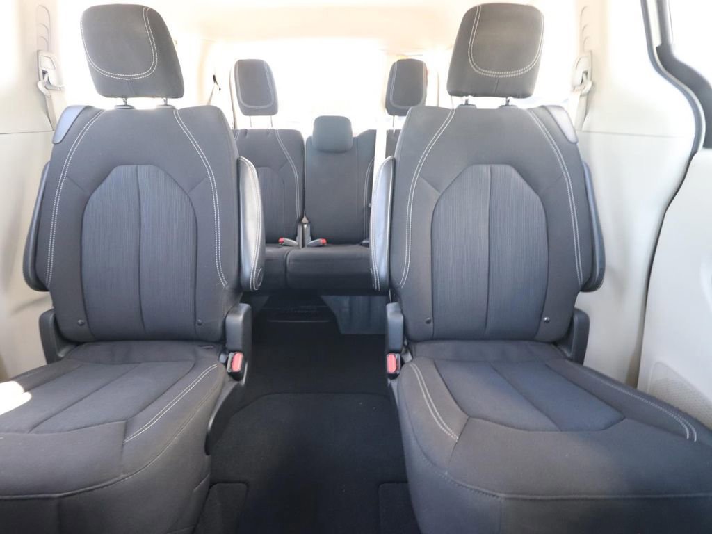 Used 2023 Chrysler Voyager LX FWD image 12