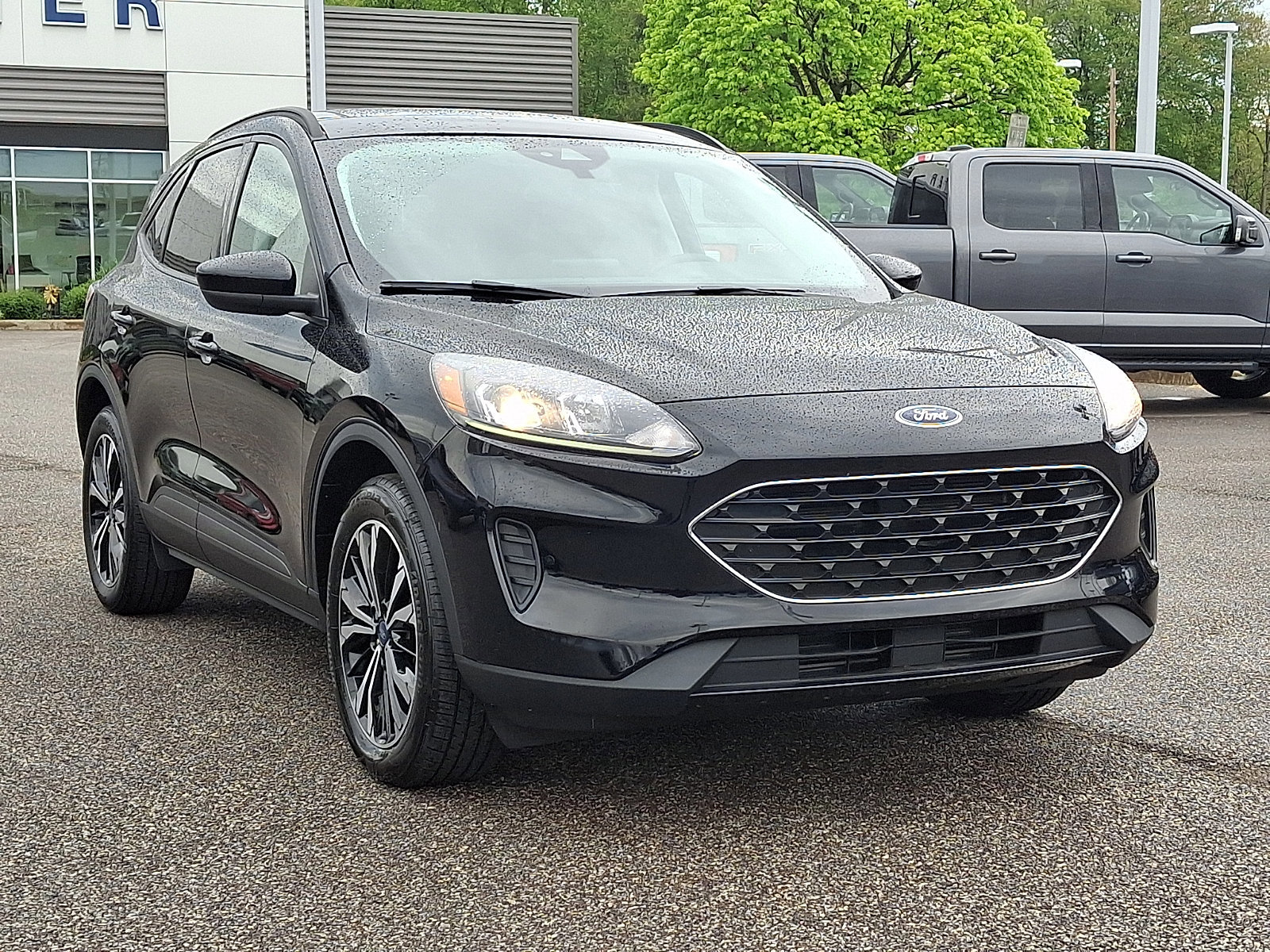 Certified 2022 Ford Escape SE w/ SE Sport Appearance Package AWD/4WD image 10