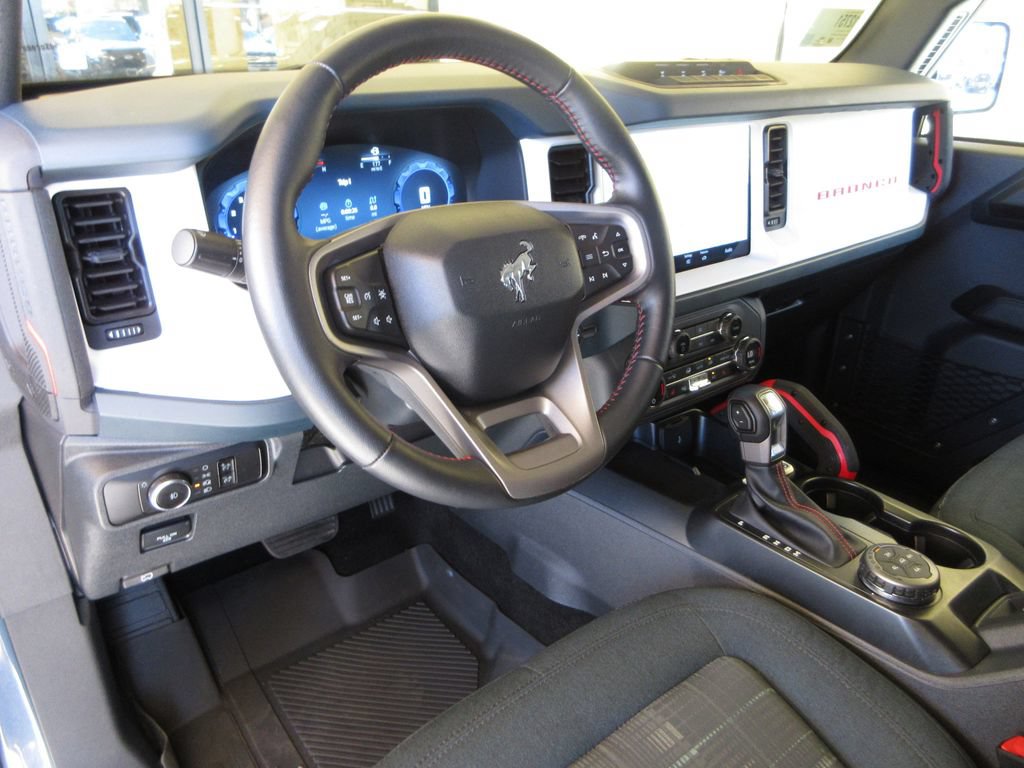 Certified 2025 Ford Bronco Heritage Edition AWD/4WD image 13