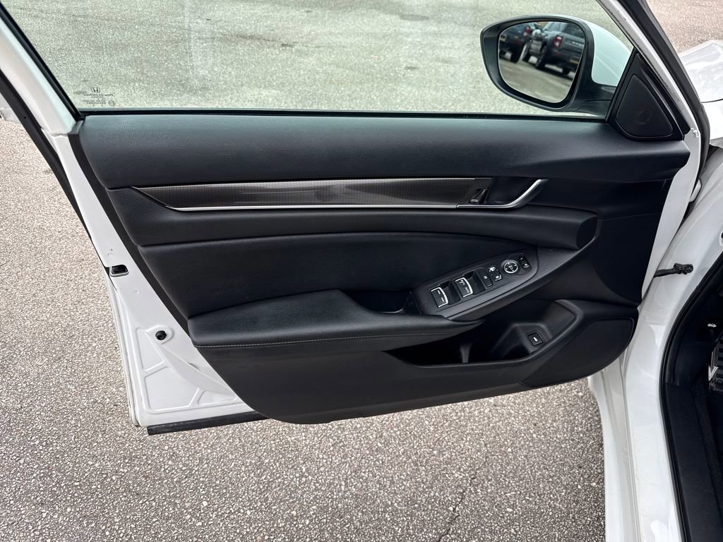 Used 2019 Honda Accord Sport image 13