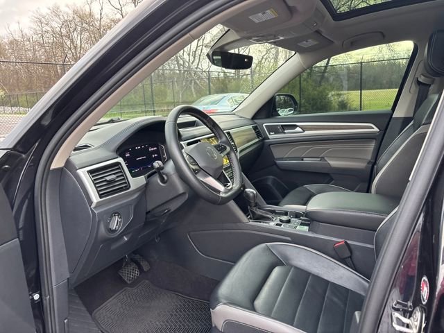 Used 2021 Volkswagen Atlas SEL Premium image 13