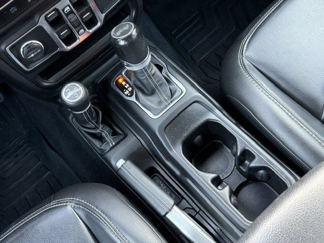 Used 2021 Jeep Wrangler Unlimited Sahara w/ Cold Weather Group AWD/4WD image 24