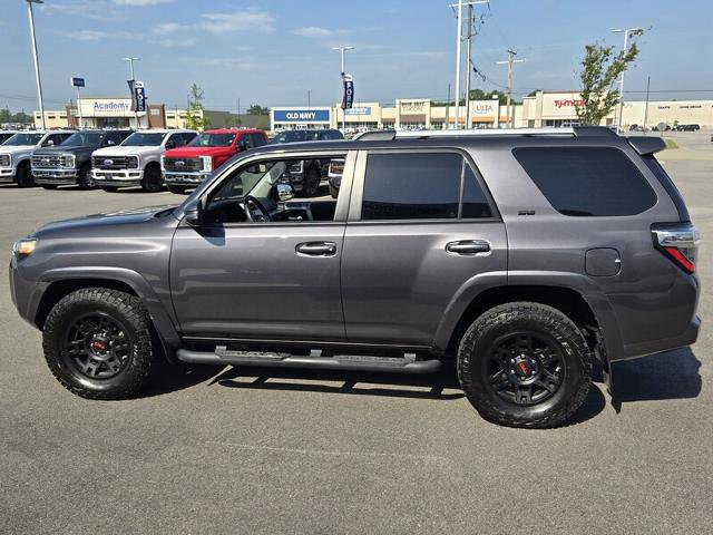 Used 2021 Toyota 4Runner SR5 Premium w/ Moonroof Package RWD image 8