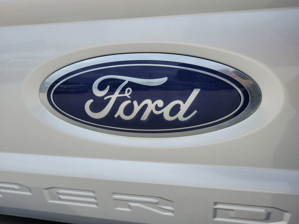 Certified 2019 Ford F250 Lariat w/ Chrome Package image 10