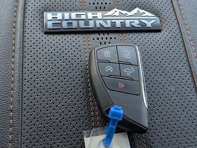 Used 2024 Chevrolet Silverado 2500 High Country w/ High Country Premium Package AWD/4WD image 39