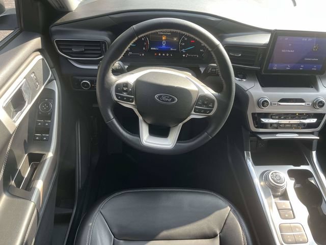 Certified 2023 Ford Explorer XLT w/ Equipment Group 202A RWD image 17