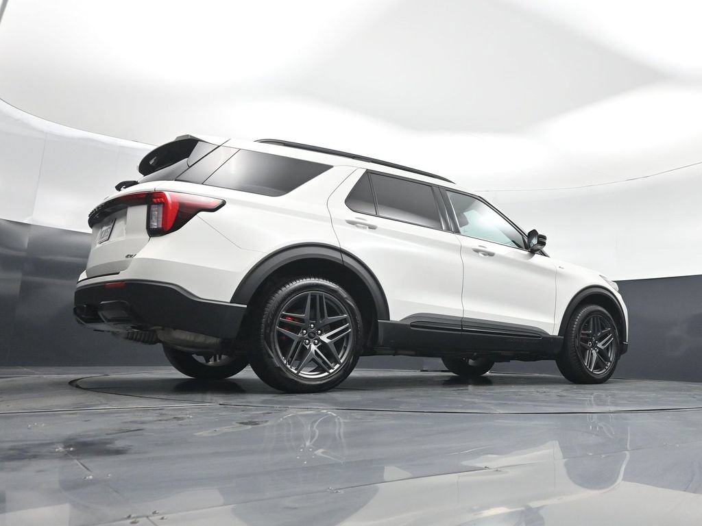 Certified 2025 Ford Explorer ST-Line w/ ST-Line Street Pack AWD/4WD image 45