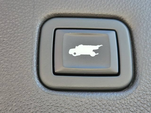 Used 2021 Chevrolet Blazer RS w/ Enhanced Convenience Package AWD/4WD image 8