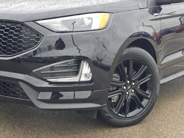 Certified 2022 Ford Edge ST-Line w/ Class II Trailer Tow Package image 3