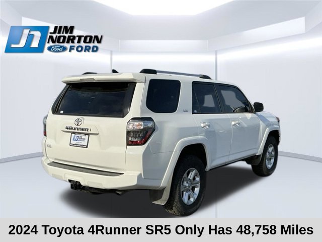 Used 2024 Toyota 4Runner SR5 AWD/4WD image 4