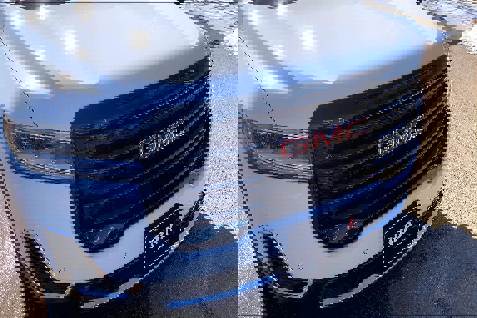 Certified 2023 GMC Acadia SLE w/ Driver Convenience Package image 30