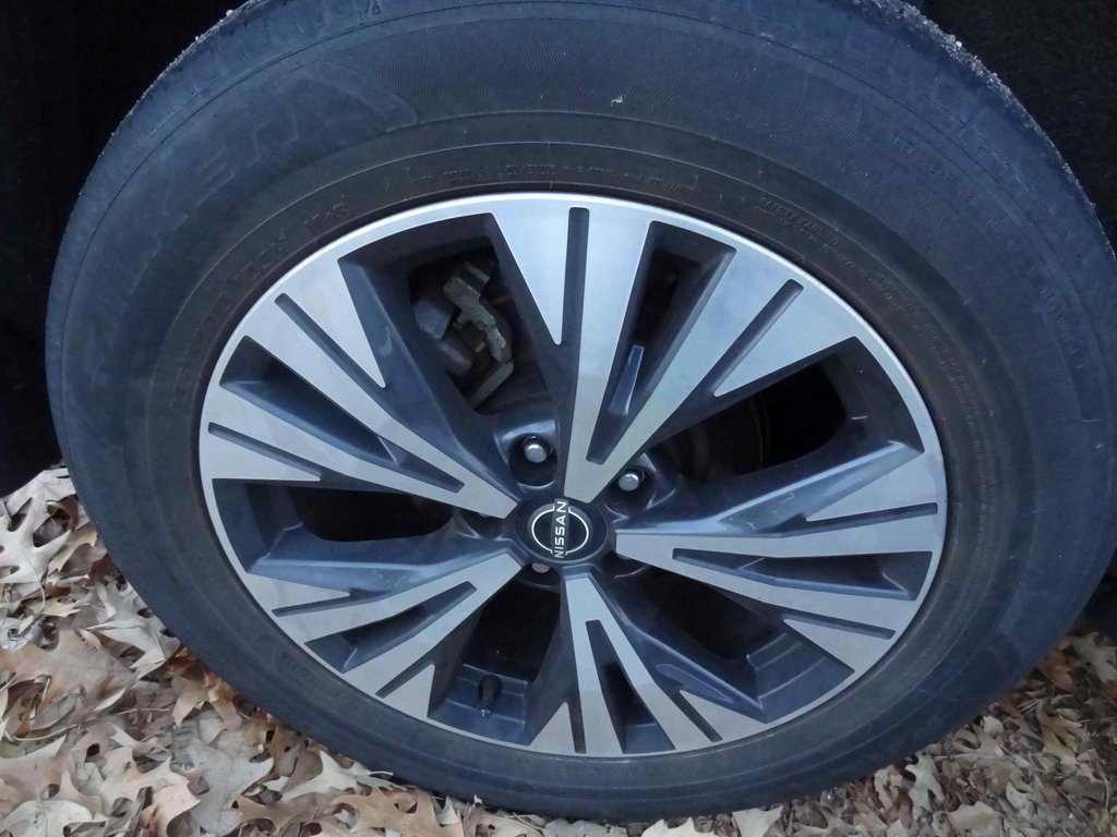 Used 2023 Nissan Rogue SV image 8