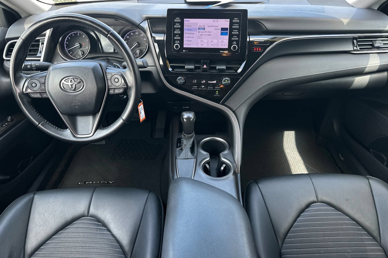 Used 2021 Toyota Camry SE w/ Carpet Mat Package (TMS) FWD image 12