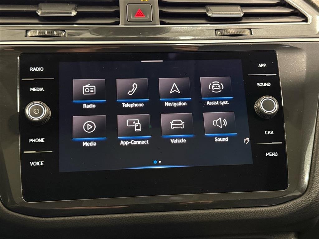 Used 2023 Volkswagen Tiguan SE w/ Panoramic Sunroof Package image 21