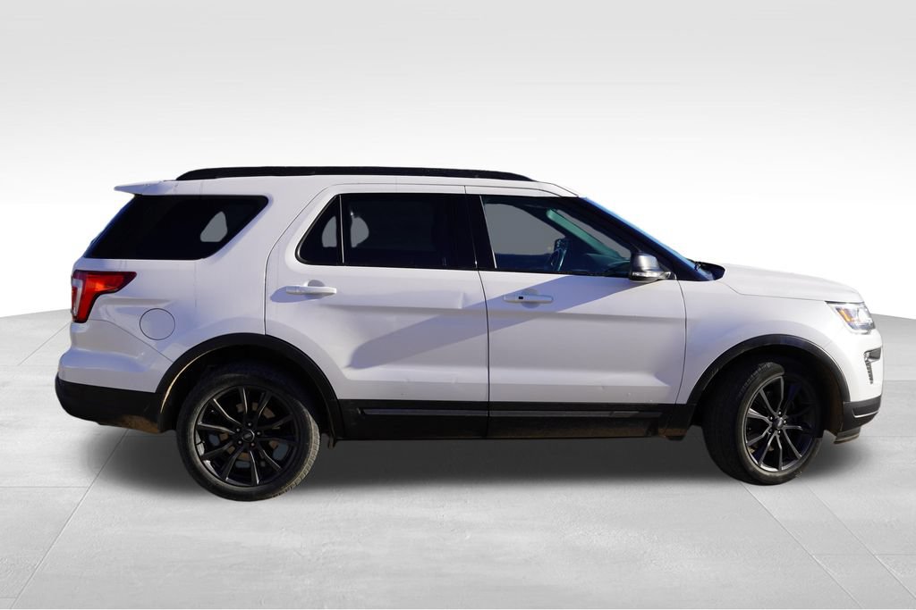 Certified 2018 Ford Explorer XLT w/ Equipment Group 202A AWD/4WD image 2
