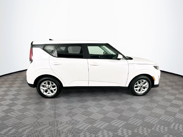 Used 2025 Kia Soul LX w/ LX Technology Package FWD image 14