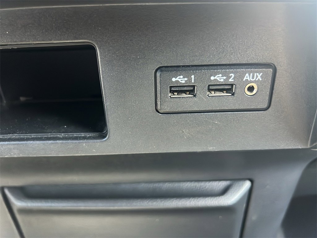 Used 2019 Nissan Titan SV image 17