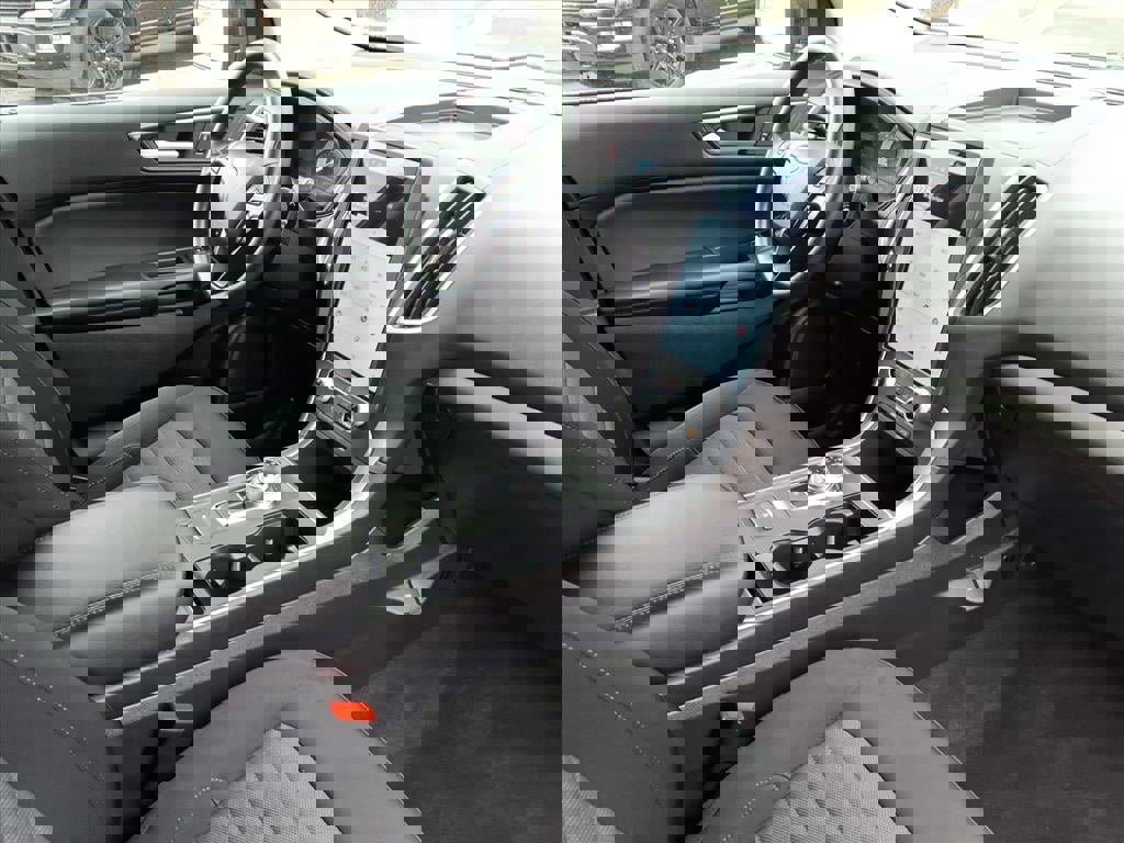 Certified 2022 Ford Edge SE w/ Black Appearance Package image 10