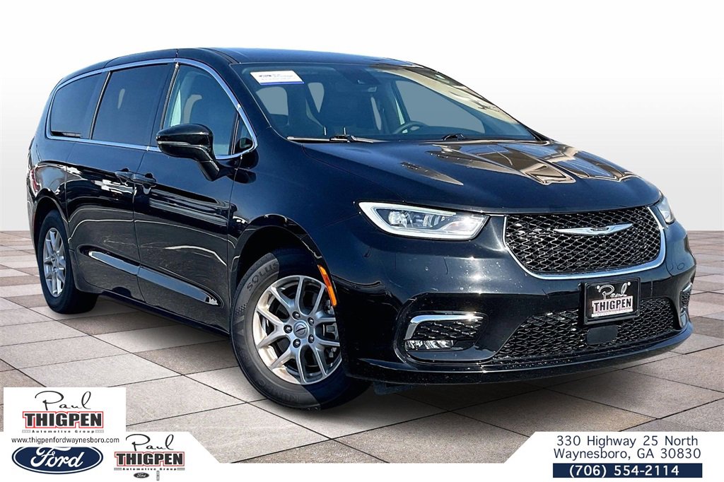 Used 2024 Chrysler Pacifica Touring-L