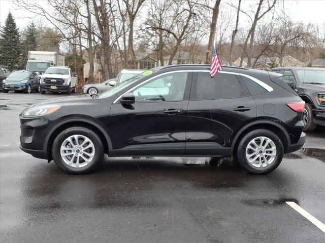 Certified 2020 Ford Escape SE image 2