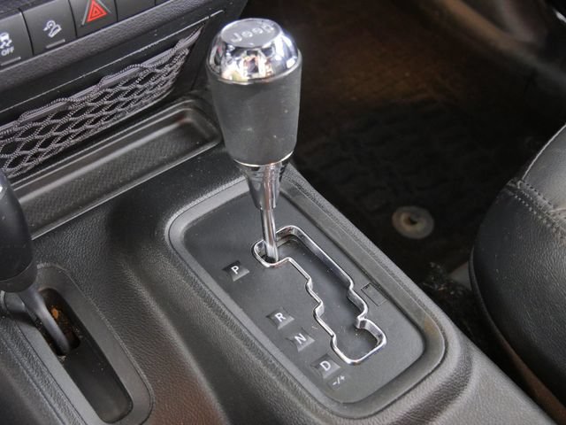 Used 2017 Jeep Wrangler Unlimited Sahara AWD/4WD image 25