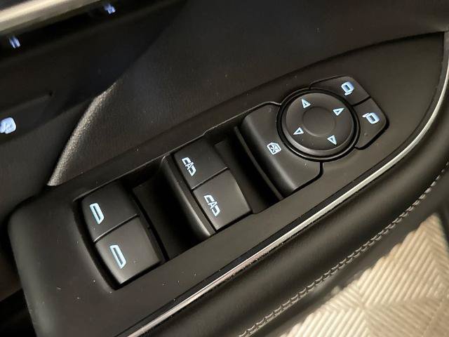Used 2022 Buick Envision Essence w/ Technology Package II FWD image 12