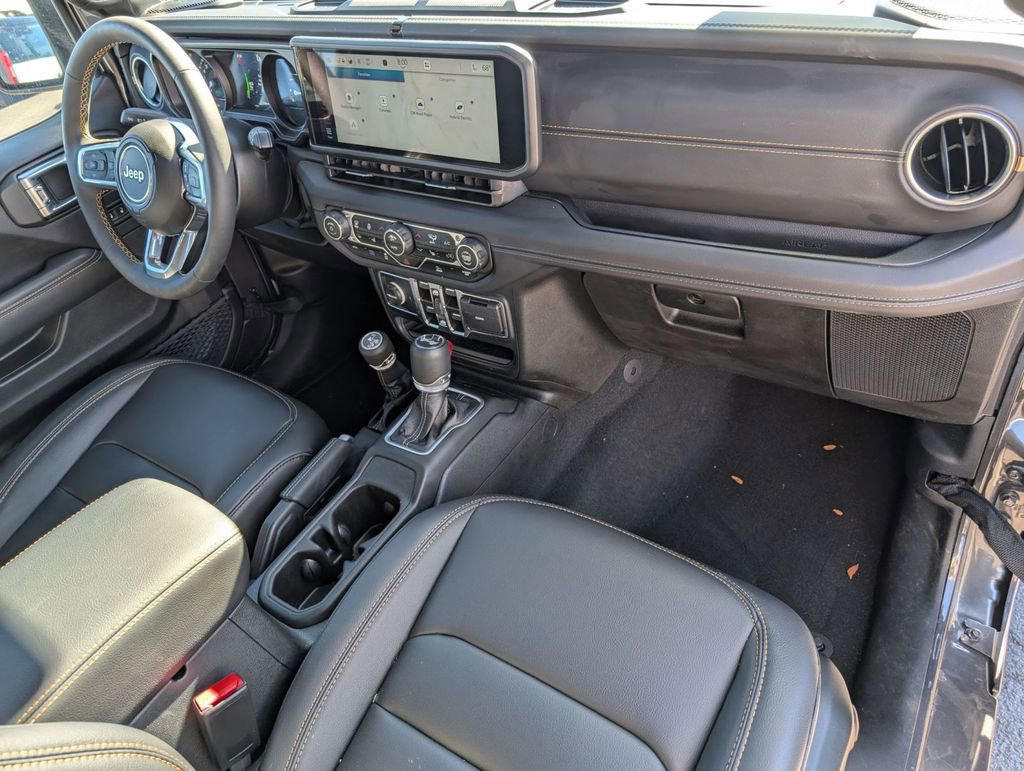 Used 2024 Jeep Wrangler Unlimited Sahara image 45