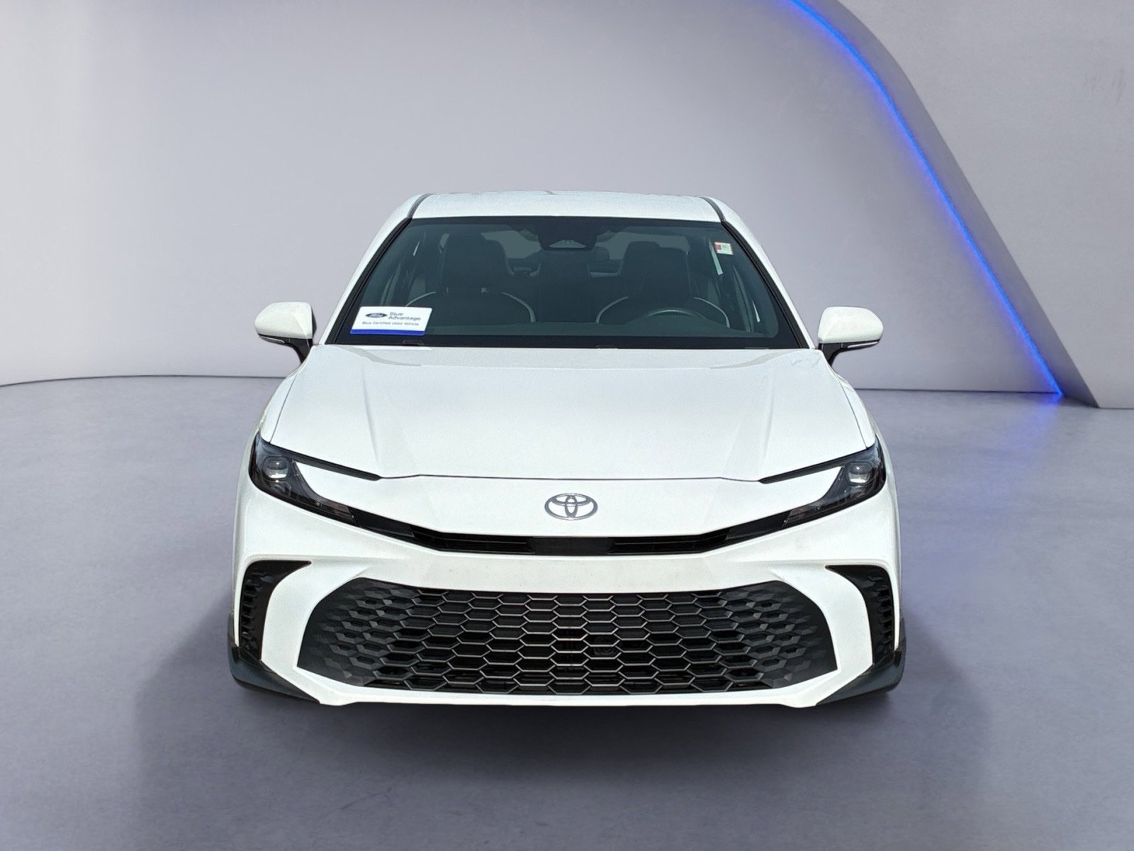 Used 2025 Toyota Camry SE FWD image 8