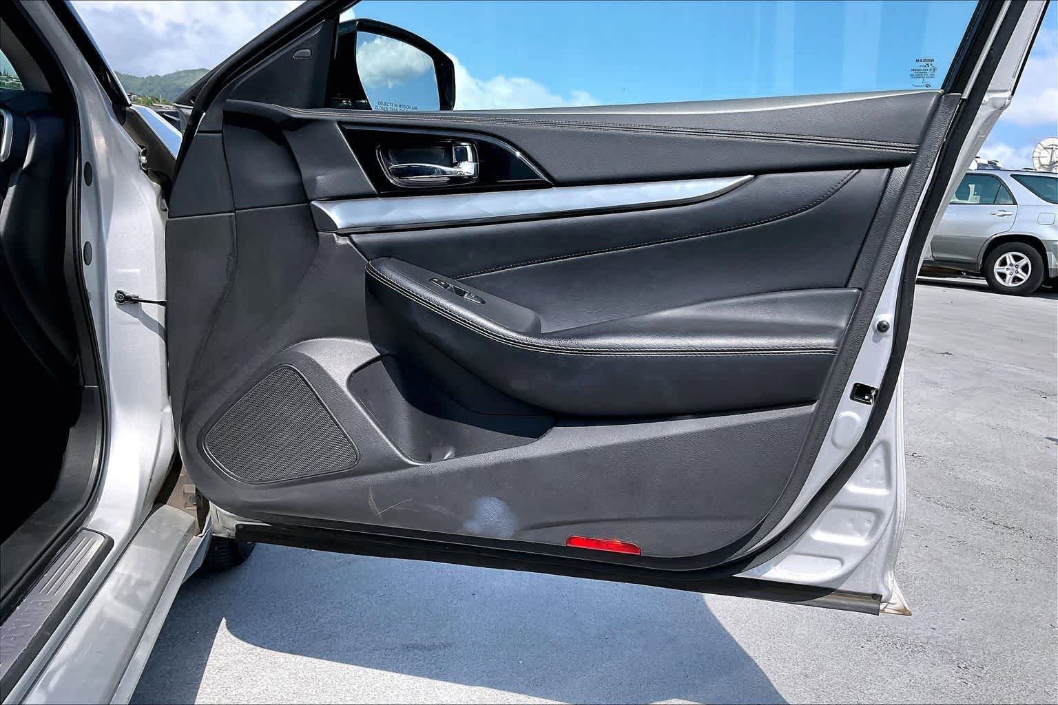 Used 2023 Nissan Maxima SV w/ Floor Mat Group FWD image 28